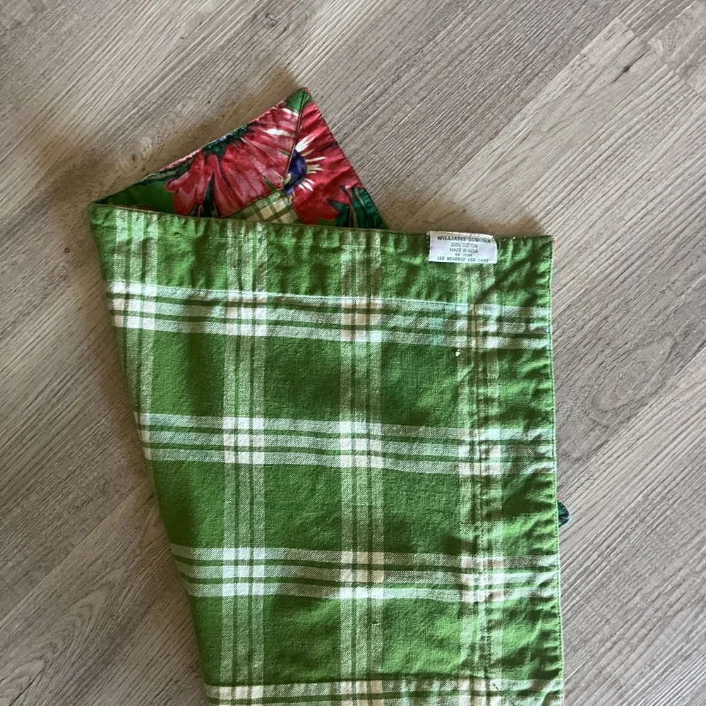 Williams Sonoma 2 floral and plaid red green placements